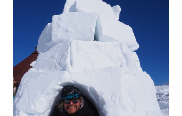 Gagnez une nuitée inoubliable dans un igloo Family & Friends pour 4 personnes