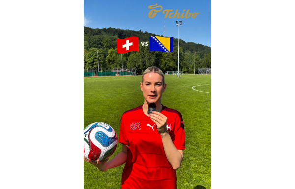 Gagnez 1 machine à expresso Lapressa,1 maillot de l’équipe nationale suisse et 3 cartes-cadeaux Tchibo de CHF 25.-