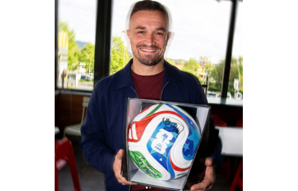 Gagnez un ballon FIFA signé par SHAQIRI